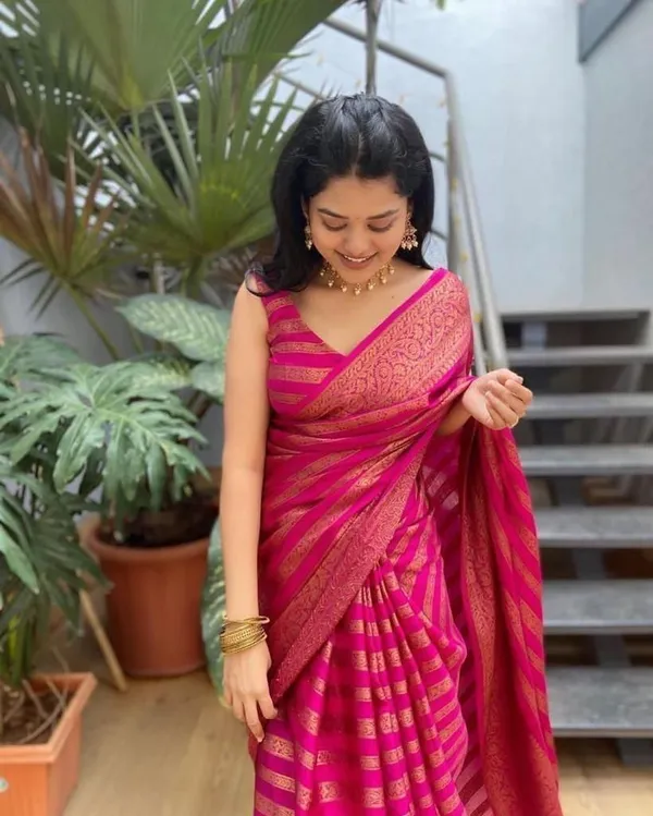 Marziyaa_Printed_Banarasi_Jacquard_Saree_(Pink)