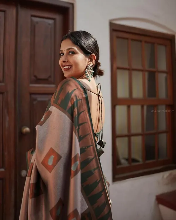Marziyaa_Printed_Banarasi_Jacquard_Saree_(Green)