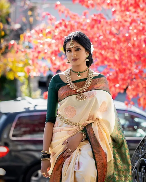 Marziyaa_Printed_Banarasi_Silk_Blend_Saree_(Cream)