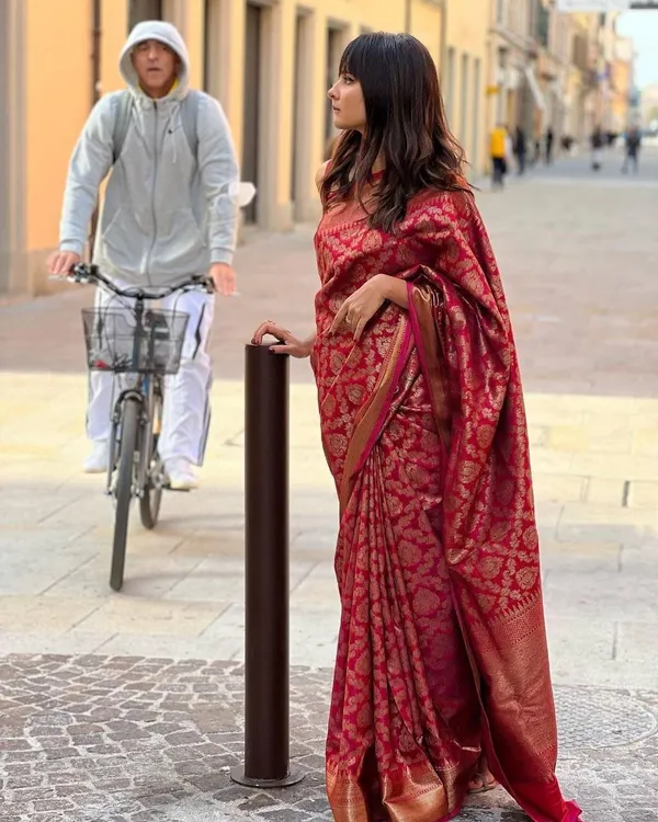 Marziyaa_Printed_Banarasi_Silk_Blend_Saree_(Red)