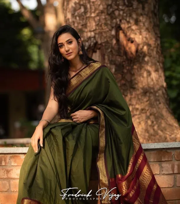 Marziyaa_Printed_Banarasi_Silk_Blend_Saree_(Dark_Green)