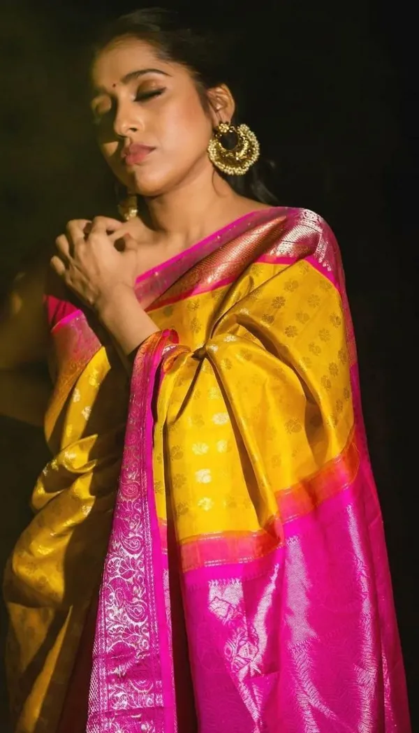 Marziyaa_Polka_Print_Banarasi_Jacquard_Saree_(Yellow)