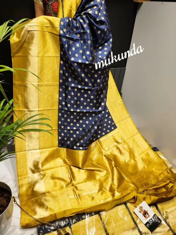 Marziyaa_Polka_Print_Banarasi_Jacquard_Saree_(Dark_Blue)