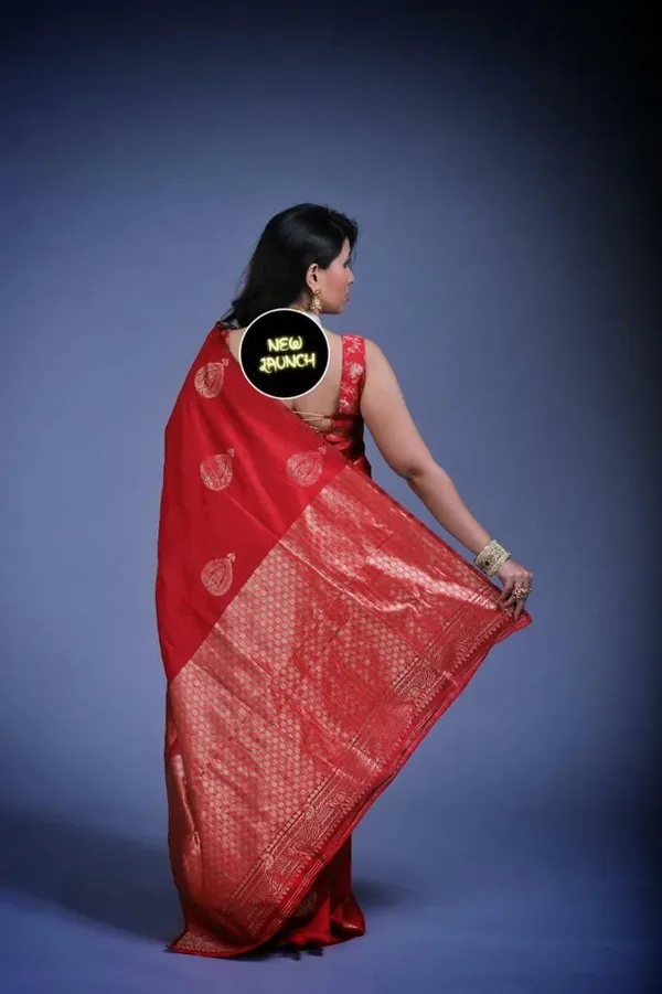 Marziyaa_Polka_Print_Banarasi_Jacquard_Saree_(Red)