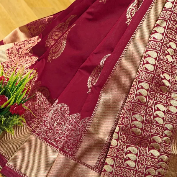 Marziyaa_Polka_Print_Banarasi_Jacquard_Saree_(Maroon)