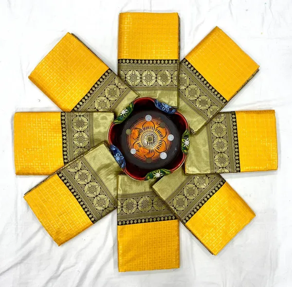 Marziyaa_Polka_Print_Banarasi_Jacquard_Saree_(Yellow)