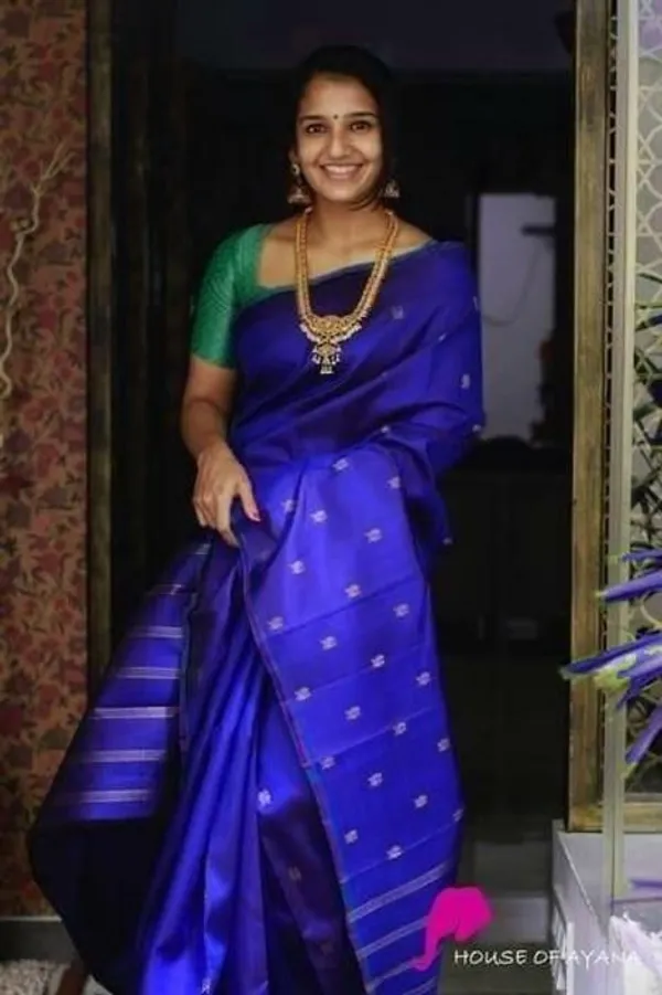 Marziyaa_Polka_Print_Banarasi_Jacquard_Saree_(Blue)