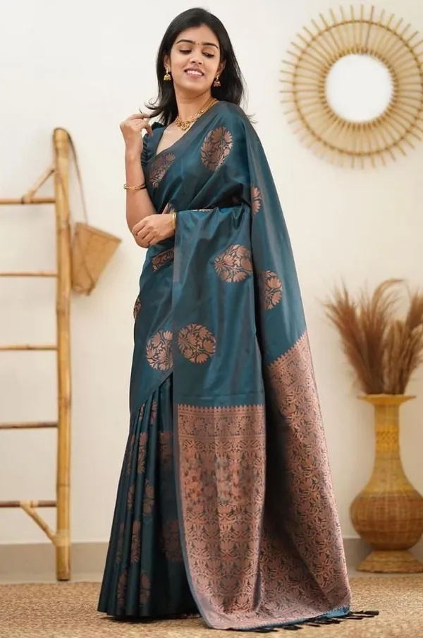 Marziyaa_Checkered_Banarasi_Jacquard_Saree_(Light_Green)