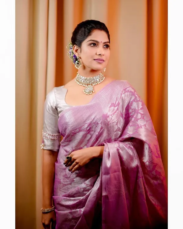Marziyaa_Floral_Print_Banarasi_Jacquard_Saree_(Pink)