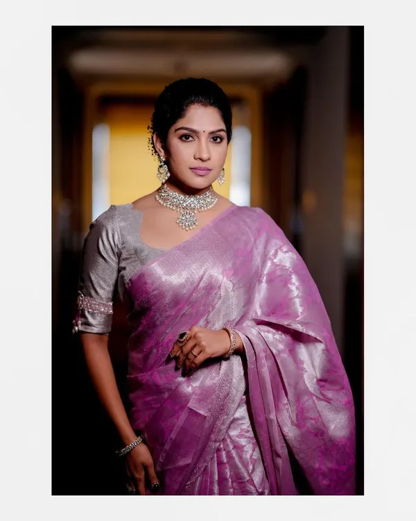 Marziyaa_Floral_Print_Banarasi_Jacquard_Saree_(Pink)
