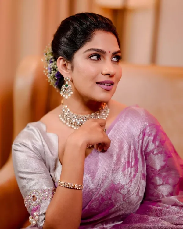 Marziyaa_Floral_Print_Banarasi_Jacquard_Saree_(Pink)