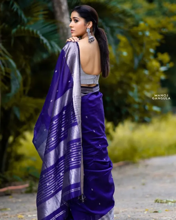 Marziyaa_Plain_Floral_Print_Banarasi_Jacquard_Saree_(Blue)