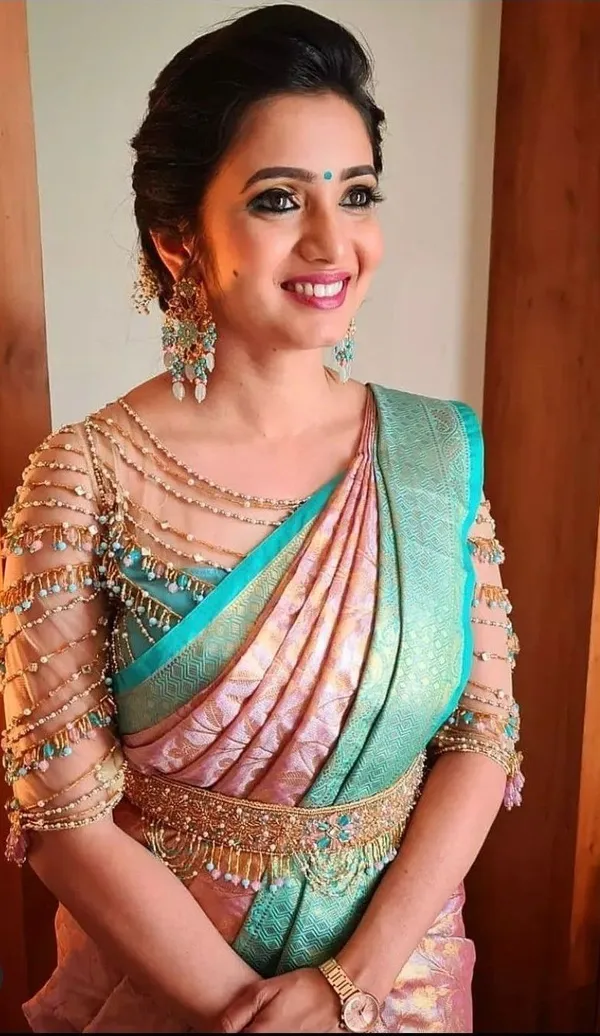 Marziyaa_Woven_Banarasi_Jacquard_Saree_(Pink_Light_Blue)