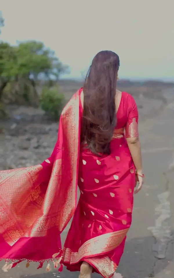 Marziyaa_Floral_Print_Banarasi_Jacquard_Saree_(Pink)