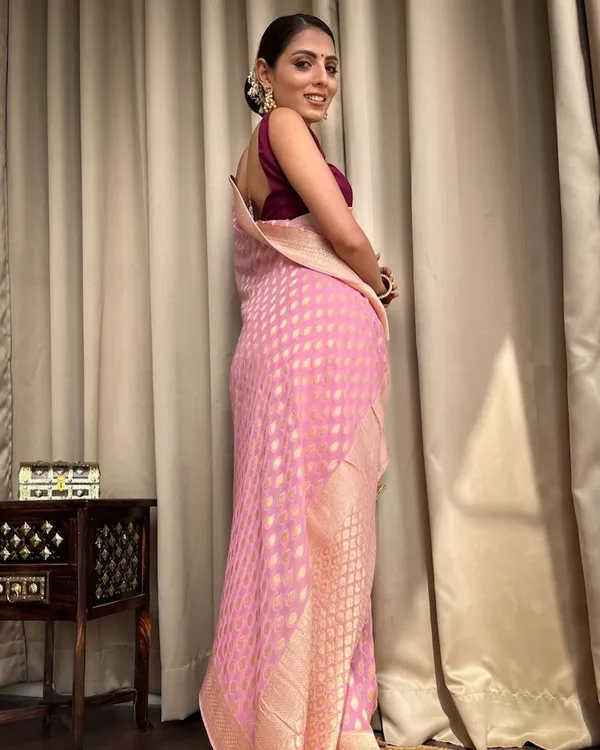 Marziyaa_Woven_Banarasi_Jacquard_Saree_(Pink)