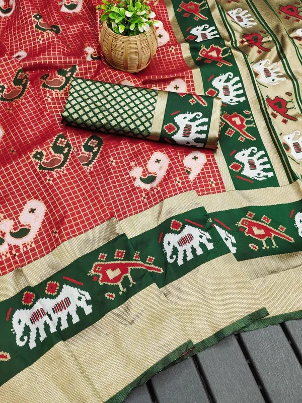 Marziyaa_Animal_Print_Banarasi_Jacquard_Saree_(Red_Green)