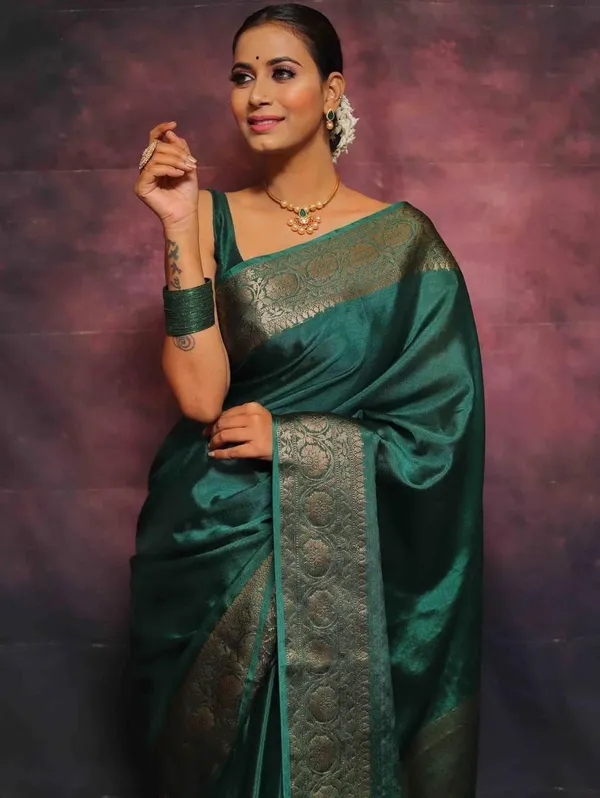Marziyaa_Plain_Banarasi_Jacquard_Saree_(Green)