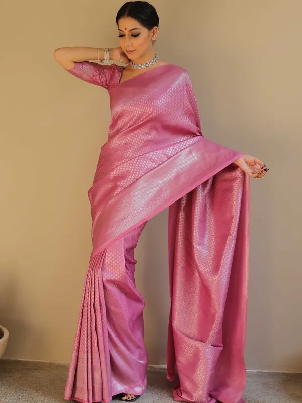 Marziyaa_Checkered_Banarasi_Jacquard_Saree_(Pink)