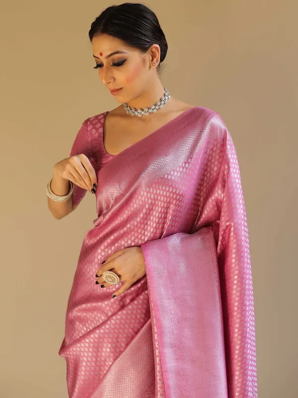 Marziyaa_Checkered_Banarasi_Jacquard_Saree_(Pink)