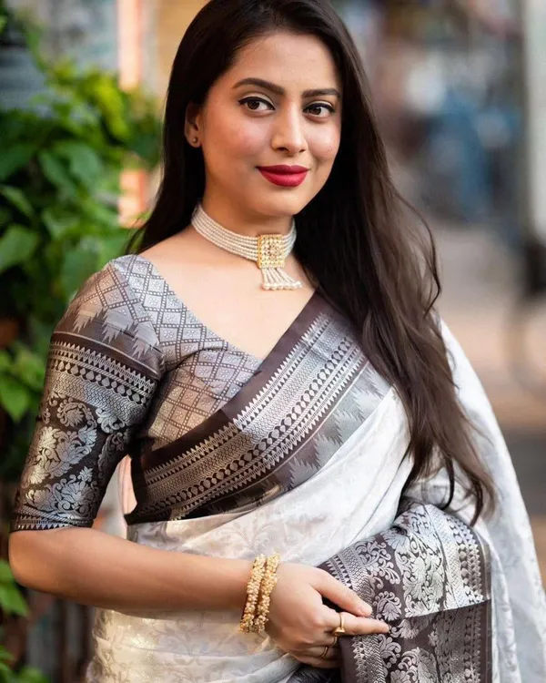Marziyaa_Floral_Print_Banarasi_Jacquard_Saree_(White_Grey)