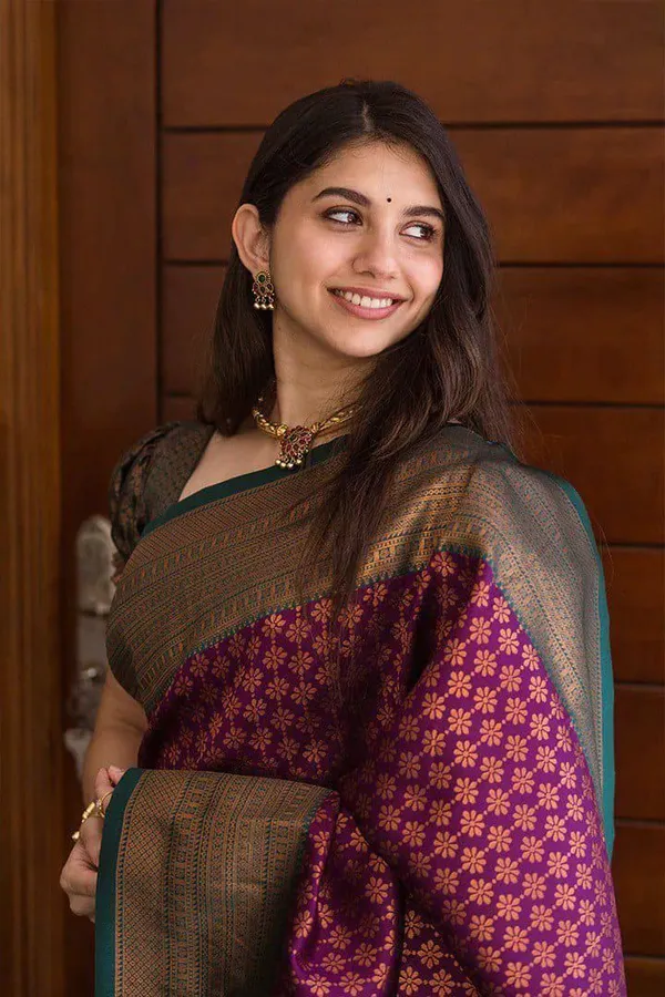 Marziyaa_Woven_Banarasi_Jacquard_Saree_(Maroon)