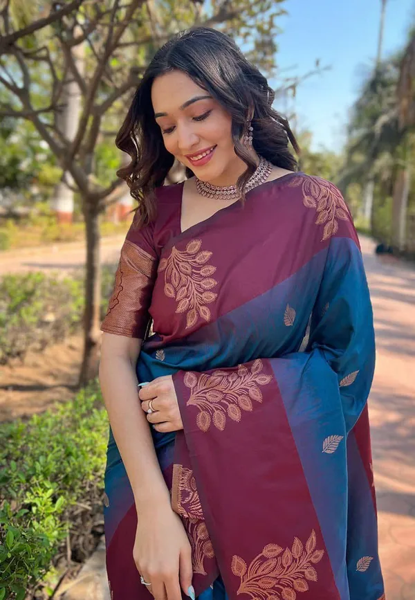 Marziyaa_Floral_Print_Banarasi_Jacquard_Saree_(Dark_Blue)