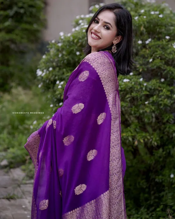 Marziyaa_Floral_Print_Banarasi_Jacquard_Saree_(Purple)