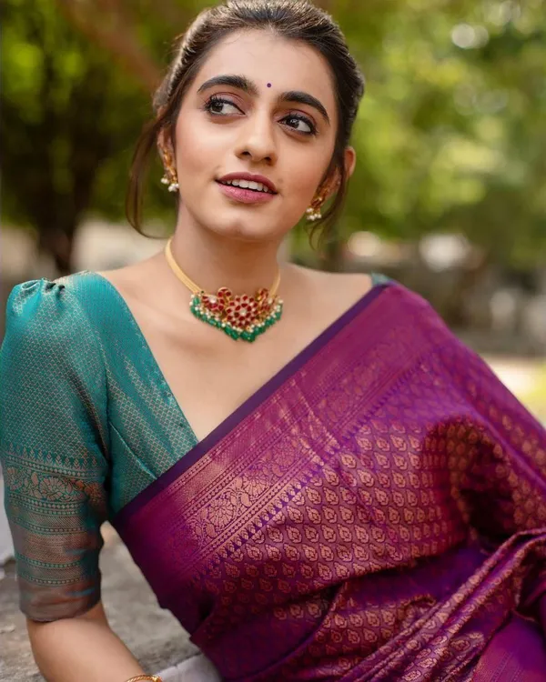 Marziyaa_Floral_Print_Banarasi_Jacquard_Saree_(Maroon)