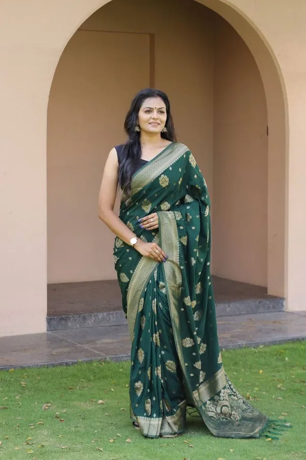 Marziyaa_Woven_Banarasi_Jacquard_Saree_(Green)