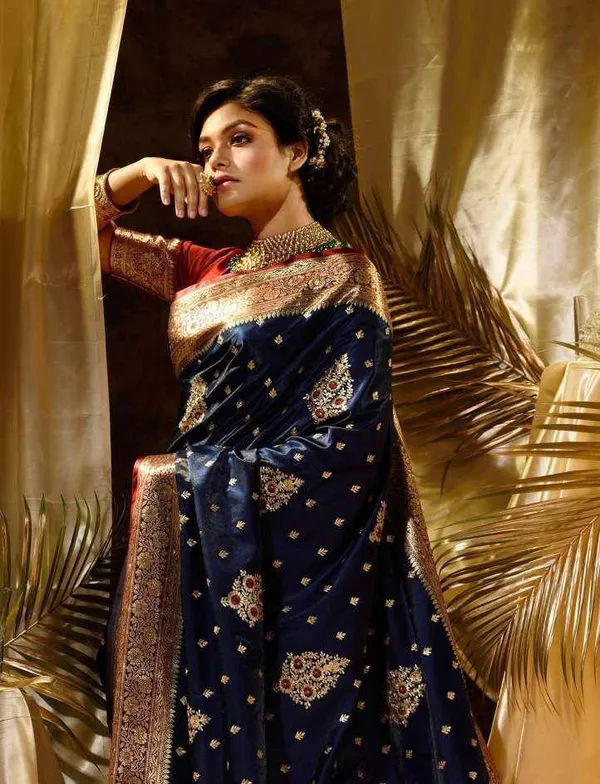 Marziyaa_Woven_Banarasi_Jacquard_Saree_(Dark_Blue_Red)