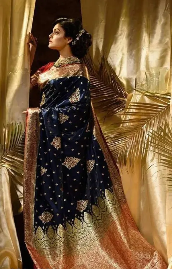 Marziyaa_Woven_Banarasi_Jacquard_Saree_(Dark_Blue_Red)