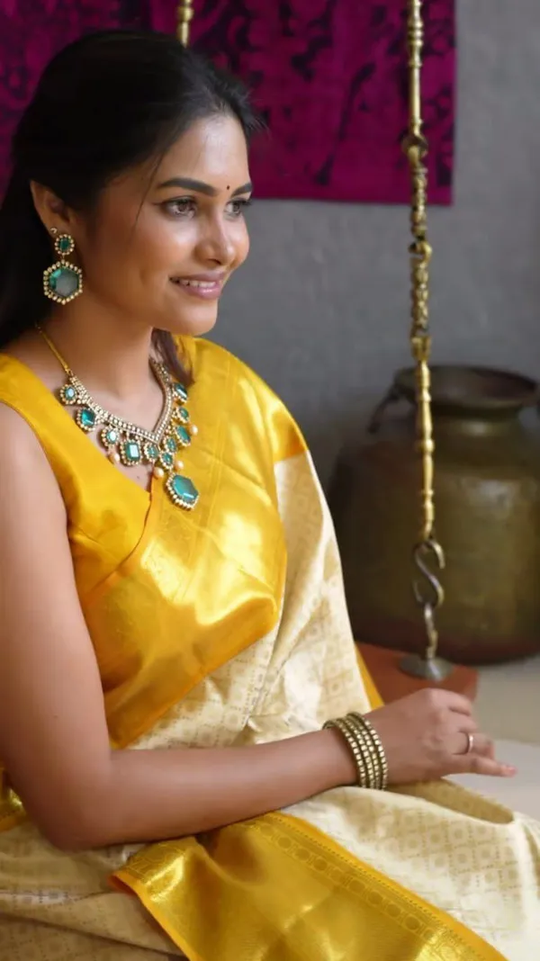 Marziyaa_Self_Design_Woven_Banarasi_Cotton_Silk_Saree_(Cream)