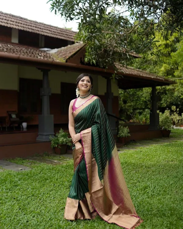 Marziyaa_Printed_Woven_Banarasi_Jacquard_Saree_(Green)