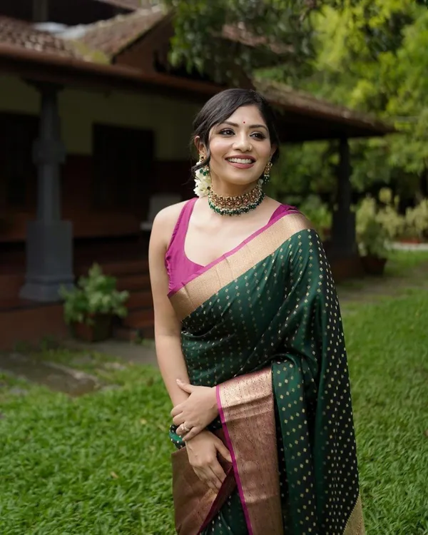 Marziyaa_Printed_Woven_Banarasi_Jacquard_Saree_(Green)