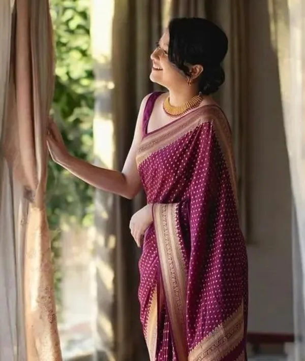 Marziyaa_Polka_Print_Woven_Banarasi_Brocade_Saree_(Magenta)