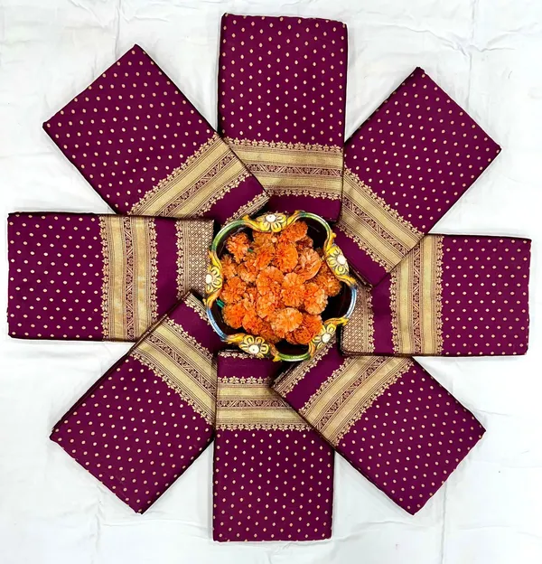 Marziyaa_Polka_Print_Woven_Banarasi_Brocade_Saree_(Magenta)