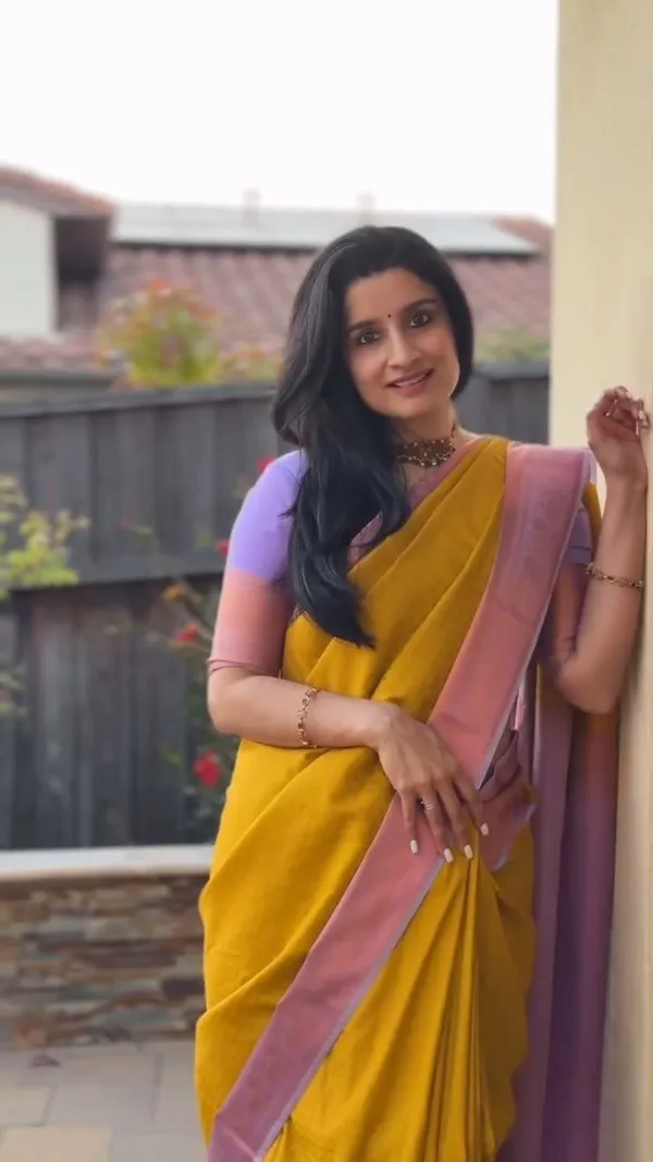 Marziyaa_Self_Design_Woven_Temple_Border_Daily_Wear_Cotton_Silk_Saree_(Yellow)