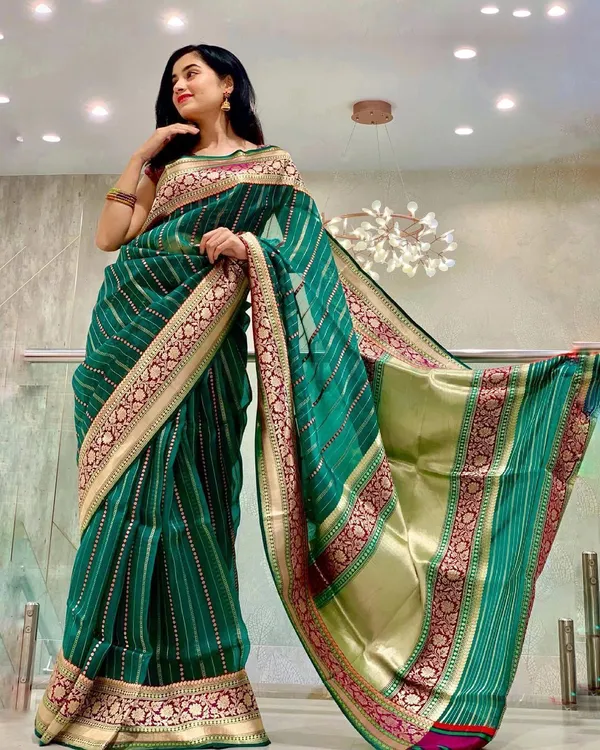 Marziyaa_Self_Design_Banarasi_Jacquard_Saree_(Light_Blue)