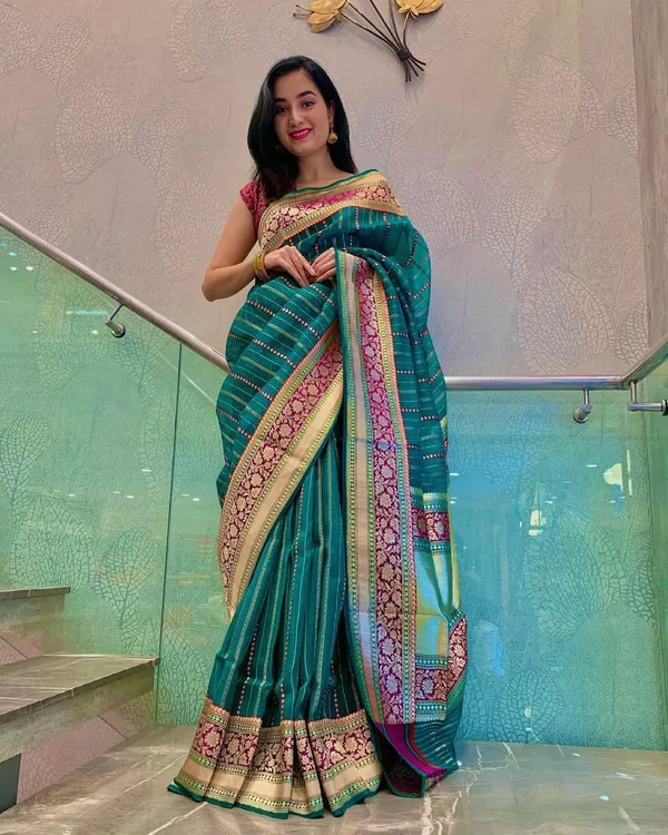 Marziyaa_Self_Design_Banarasi_Jacquard_Saree_(Light_Blue)