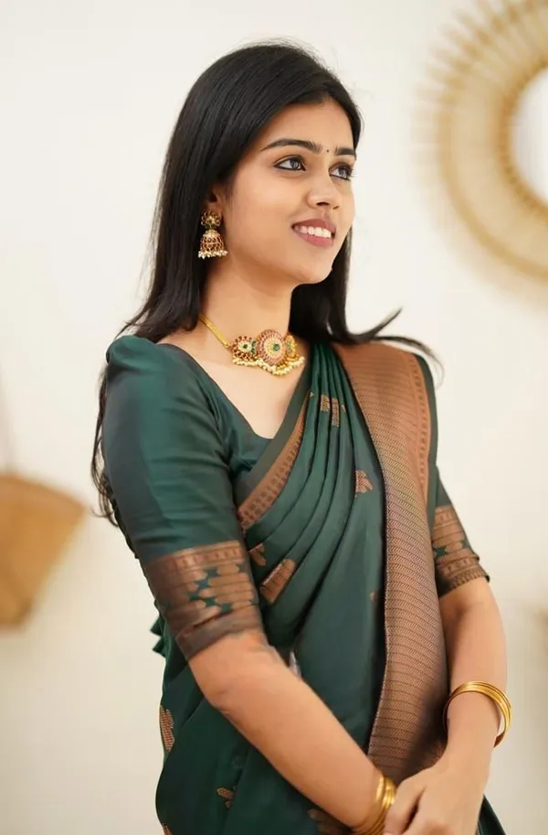 Marziyaa_Self_Design_Banarasi_Jacquard_Saree_(Green)