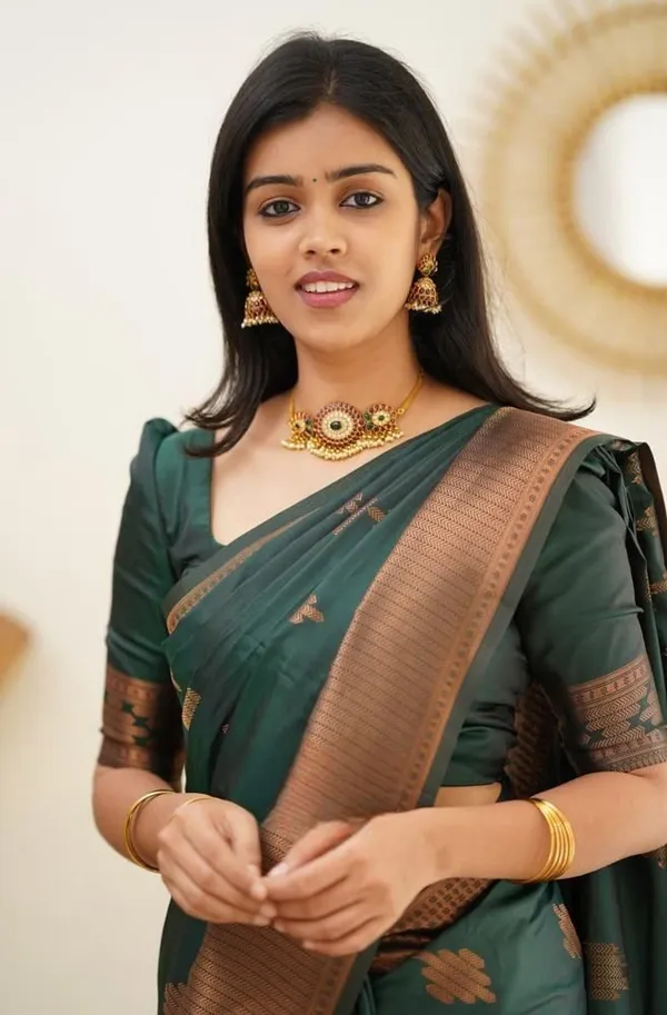 Marziyaa_Self_Design_Banarasi_Jacquard_Saree_(Green)