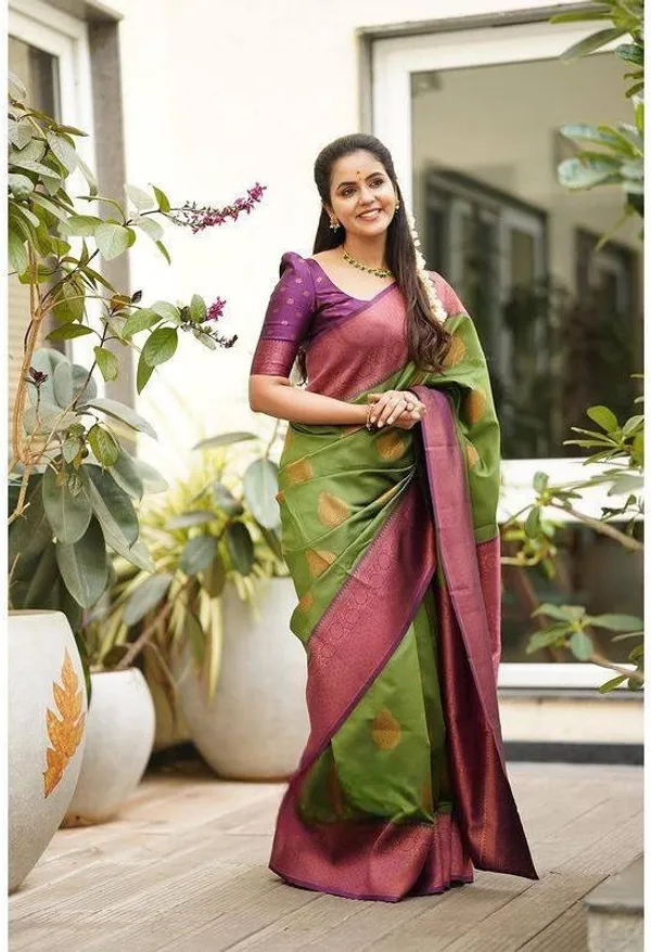 Marziyaa_Self_Design_Banarasi_Jacquard_Saree_(Green)