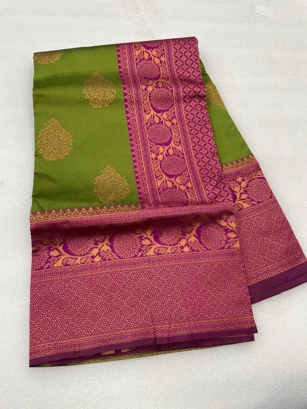Marziyaa_Self_Design_Banarasi_Jacquard_Saree_(Green)