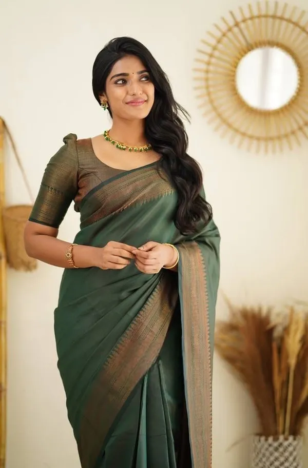 Marziyaa_Self_Design_Banarasi_Jacquard_Saree_(Green)