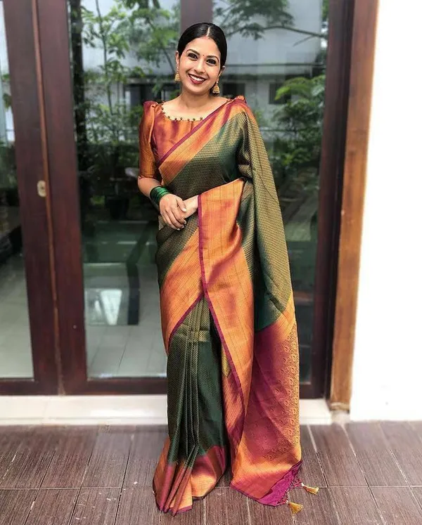 Marziyaa_Self_Design_Banarasi_Jacquard_Saree_(Green)