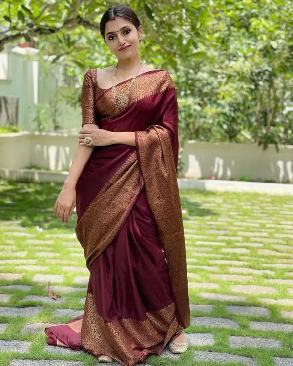 Marziyaa_Self_Design_Banarasi_Jacquard_Saree_(Maroon)