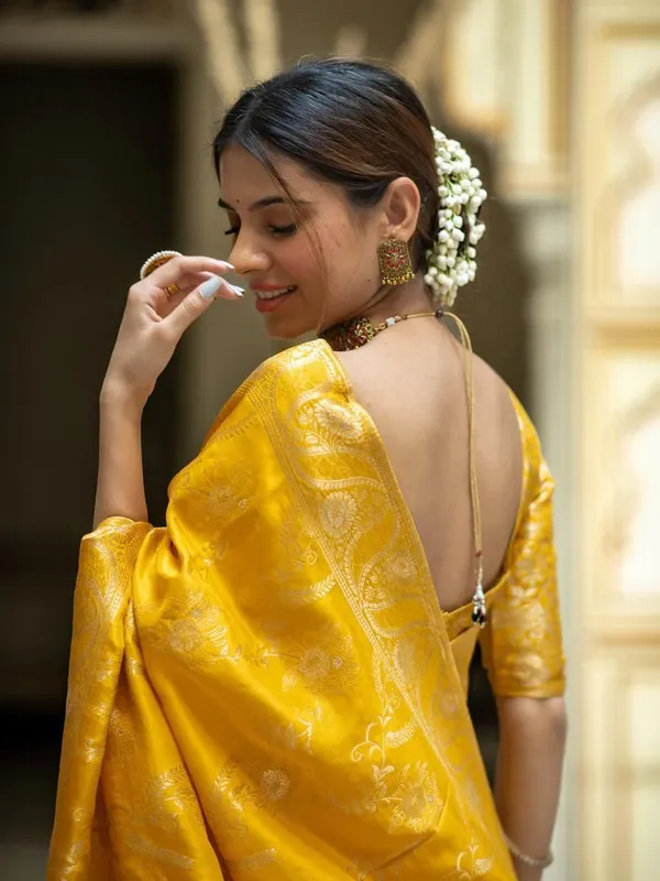 Marziyaa_Self_Design_Banarasi_Jacquard_Saree_(Yellow)