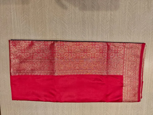 Red_Banarasi_Satin_Floral_Zari_Woven_Saree_For_Women