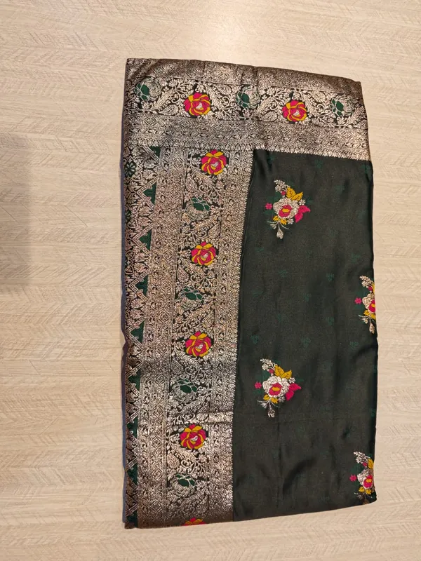 Dark_Green_Banarasi_Satin_Floral_Embroidered_Saree_For_Women
