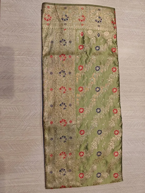 Green_Banarasi_Satin_Zari_Embroidered_Saree_For_Women